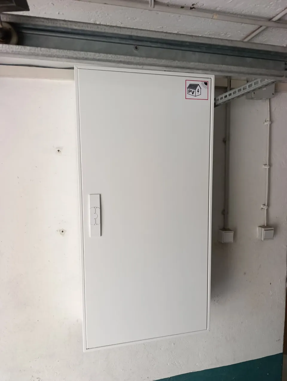 Armoire photovoltaïque. Réalisation Clay Service : Armoire électrique avec repérage photovoltaïque