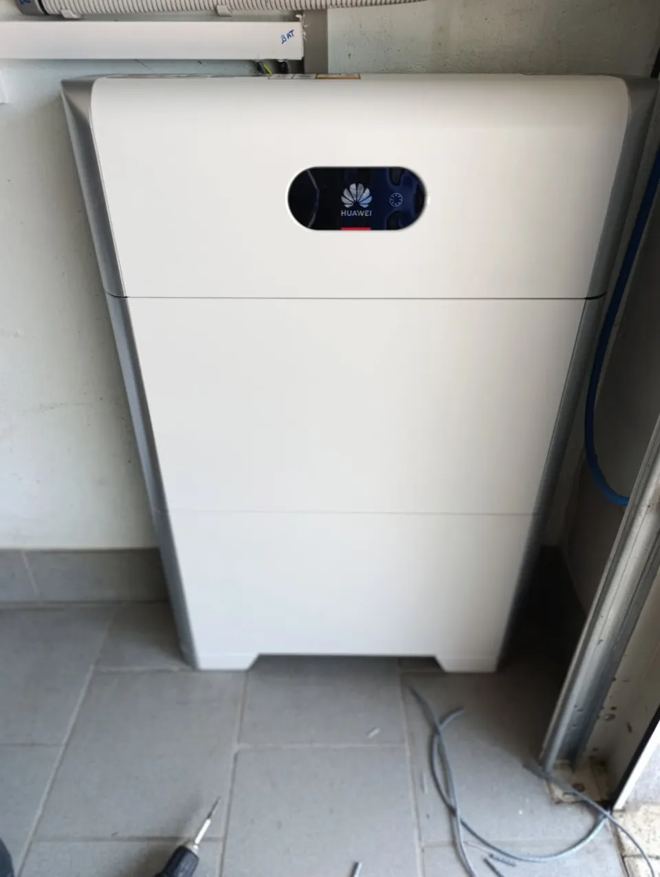 Batterie Huawei. Réalisation Clay Service : Modules de stockage domestique